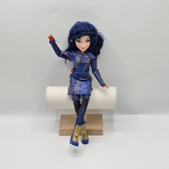 Hasbro Disney Descendants 2 EVIE Fashion Doll Isle Of The Lost Rare - Picture 1 of 6